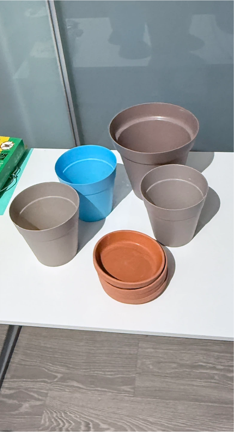 Plastic Plant Pots and Saucers all $5