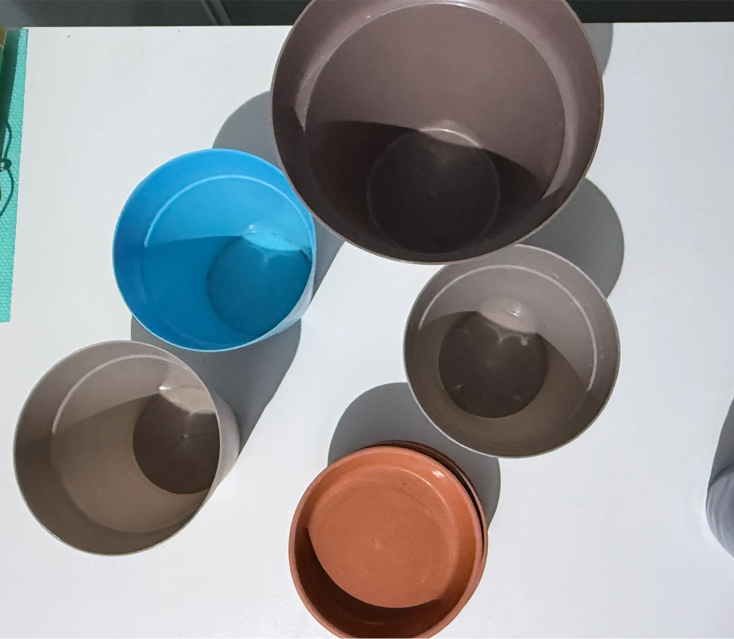 Plastic Plant Pots and Saucers all $5 - photo 3