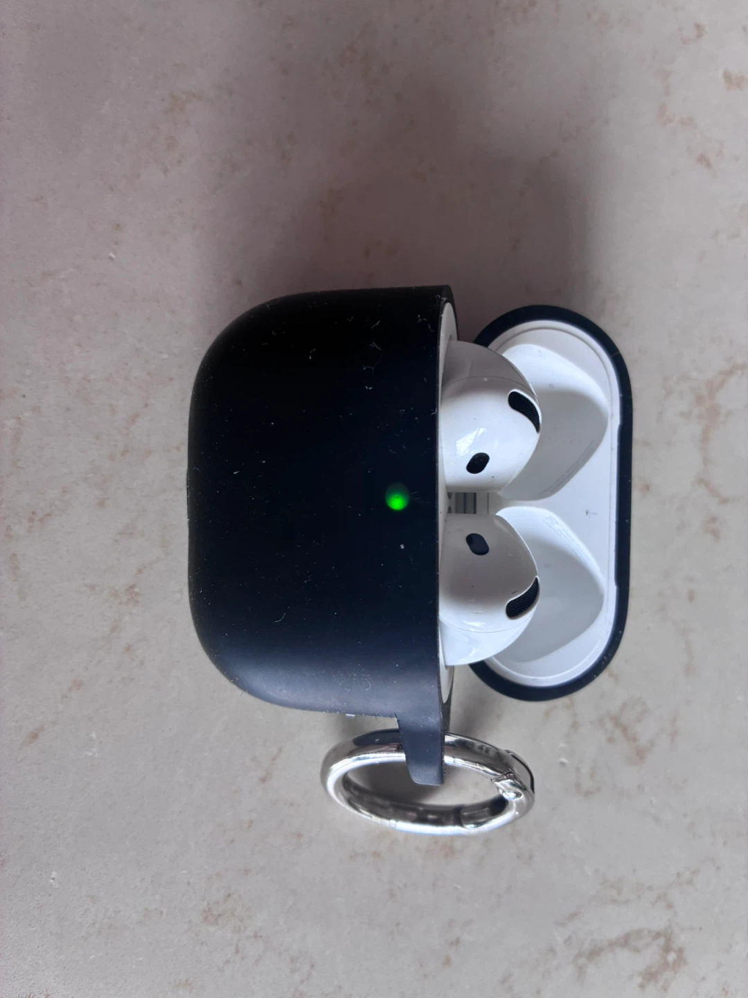 Apple AirPods 4