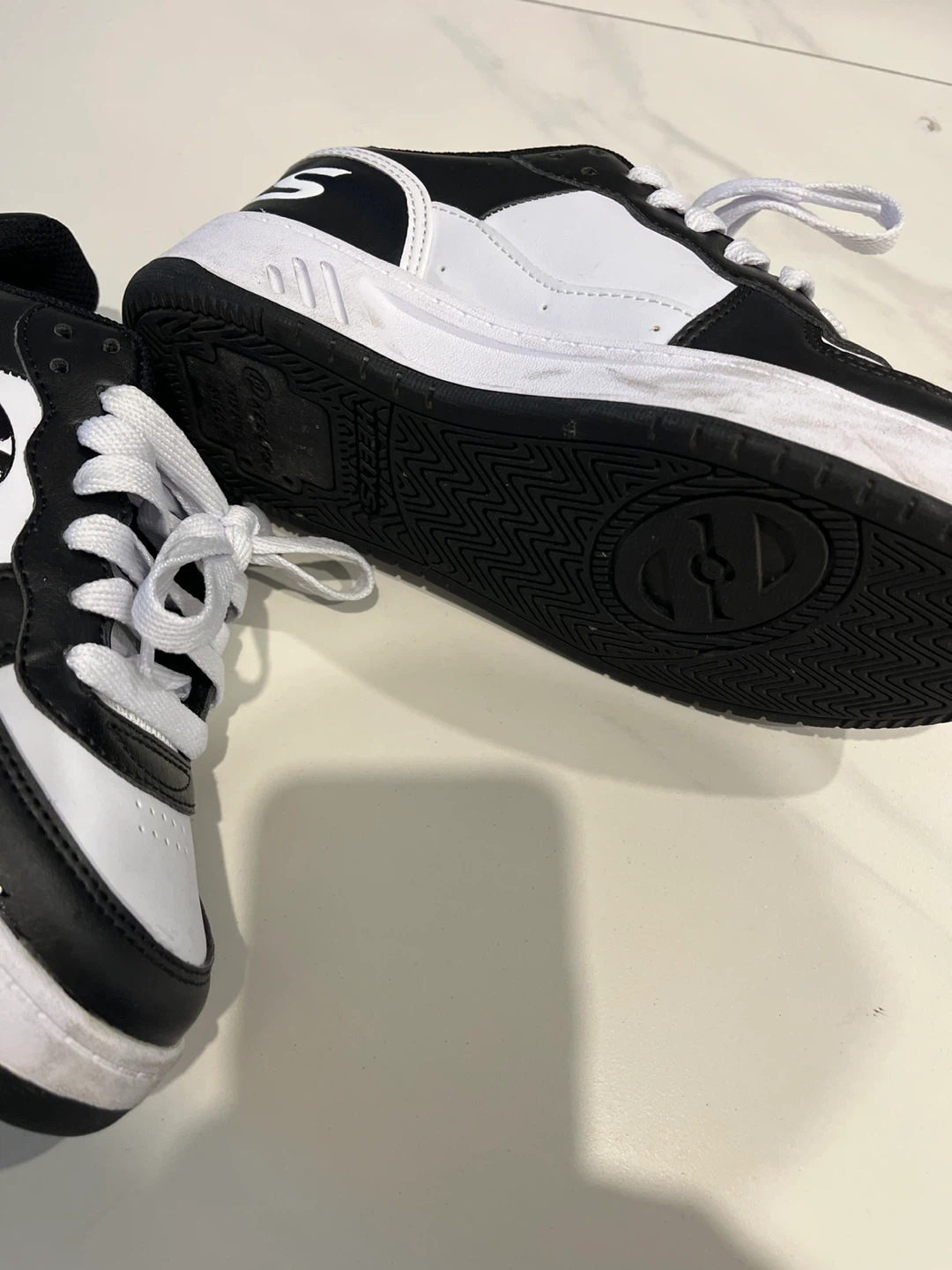 Heelys Rezrve Low Youth Youth 3 Roller Shoes Black White - photo 4