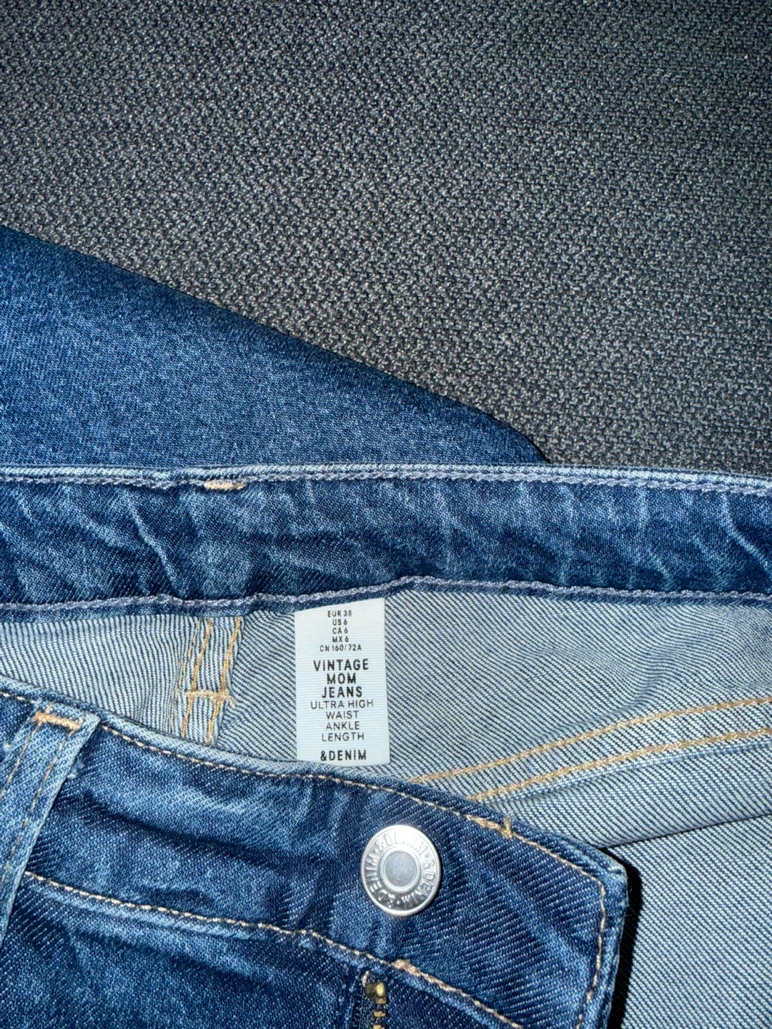 H&M Vintage Mom Jeans - Size 38 - photo 2