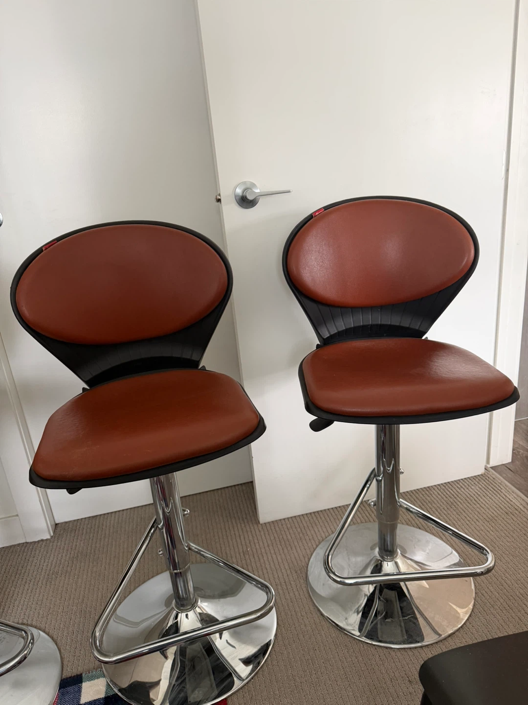 Set of 4 Modern Adjustable Bar Stools - photo 3