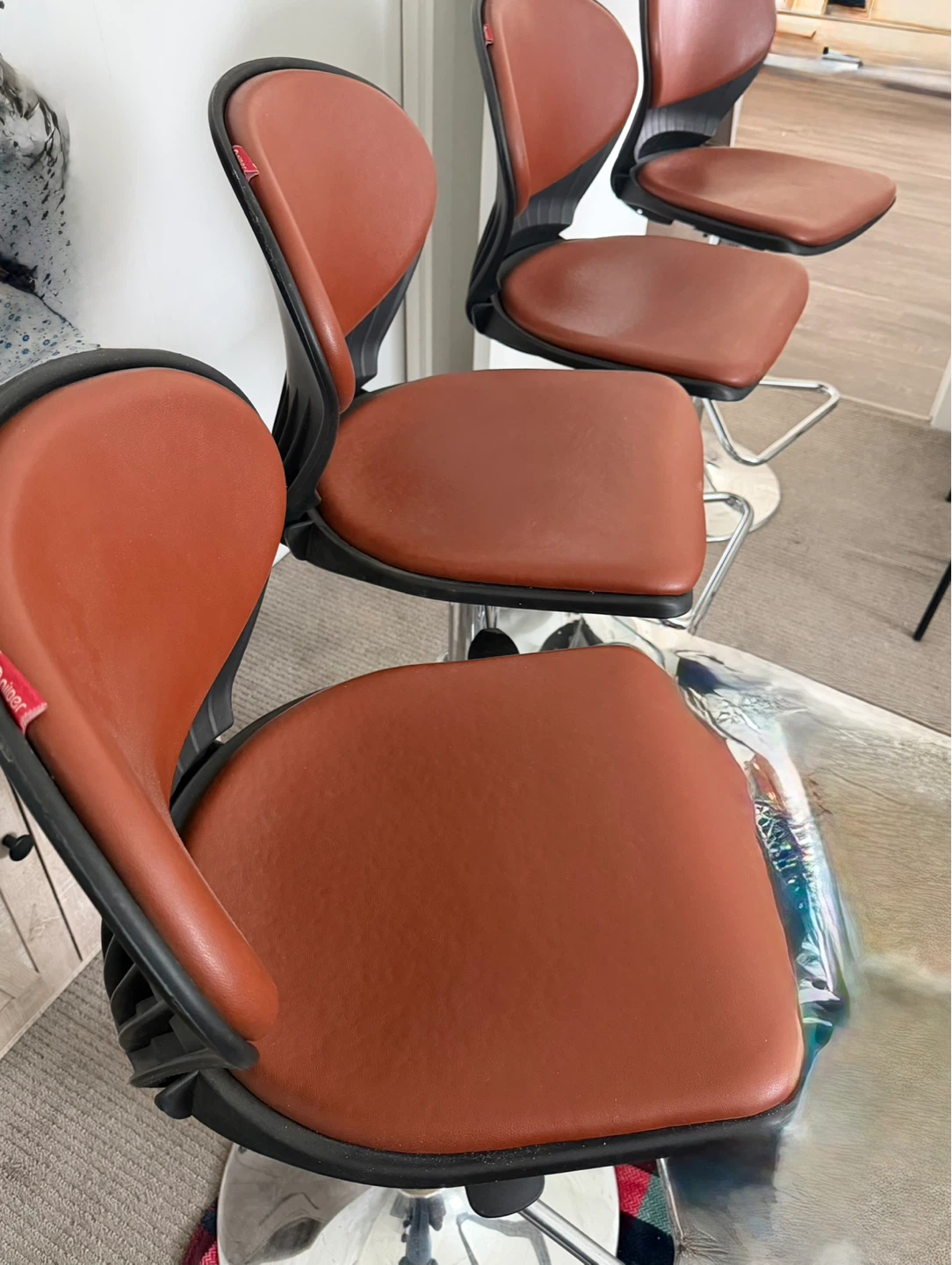 Set of 4 Modern Adjustable Bar Stools - photo 5