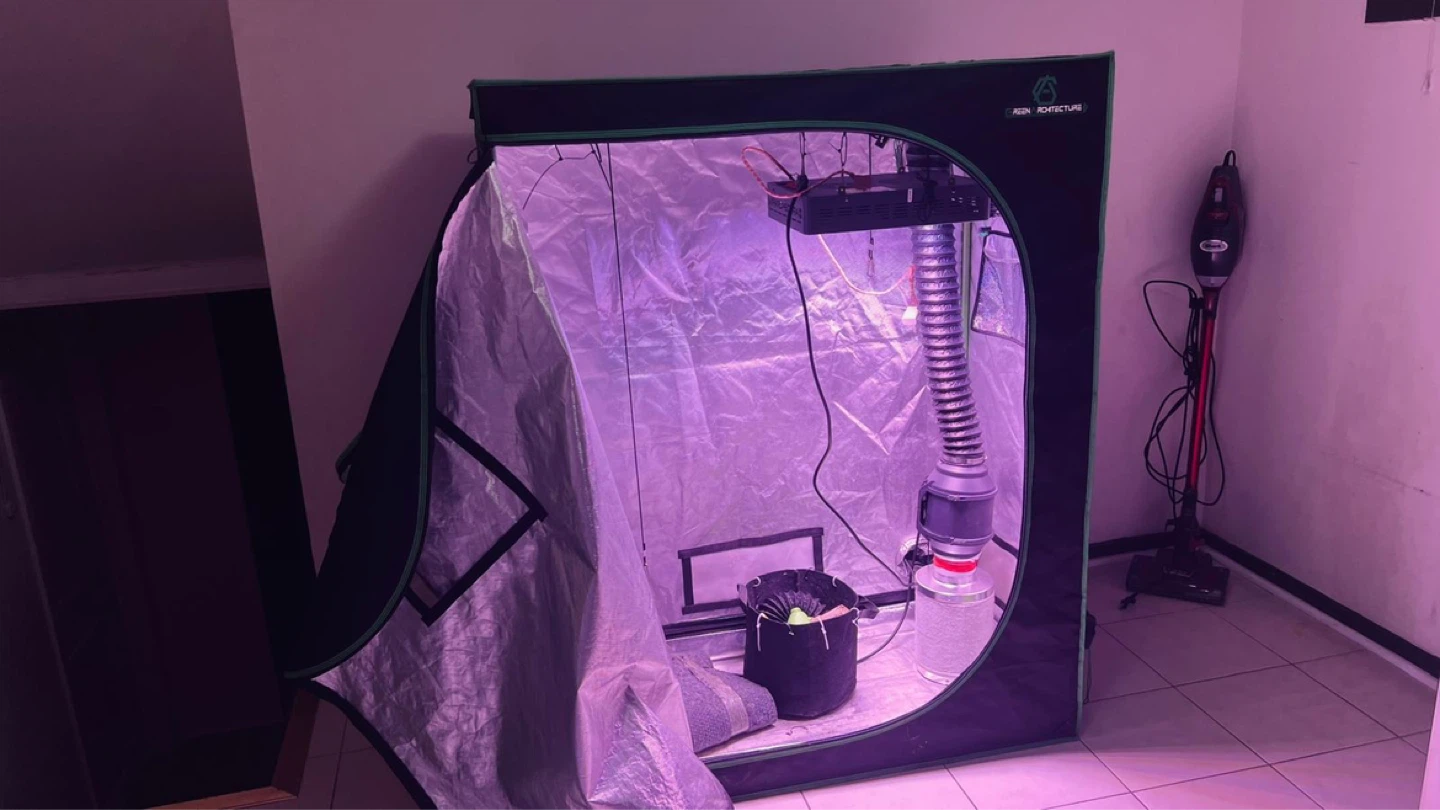 Green Architecture Grow Tent Kit - photo 2