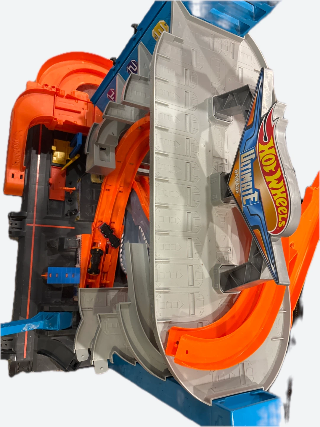 Hot Wheels Ultimate Garage Playset - photo 2