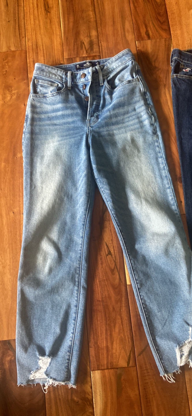 Hollister Ultra High-Rise Crop Vintage Straight Jeans