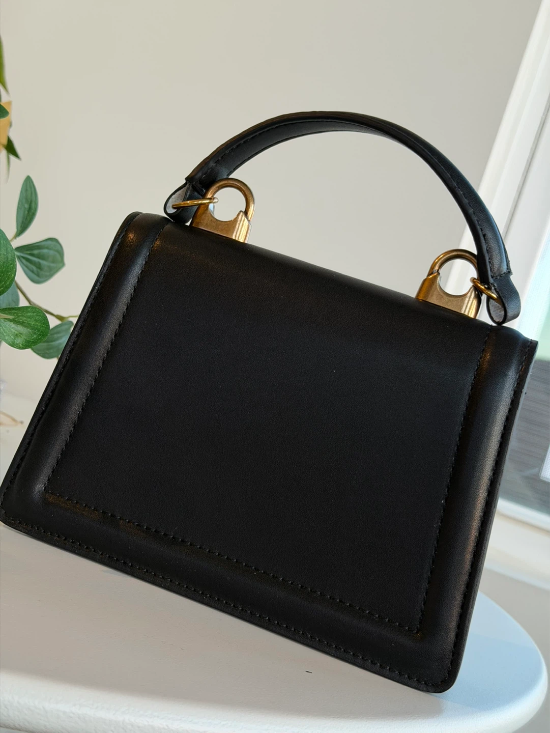 D&G Black Leather Handbag with Gold Chain - photo 5
