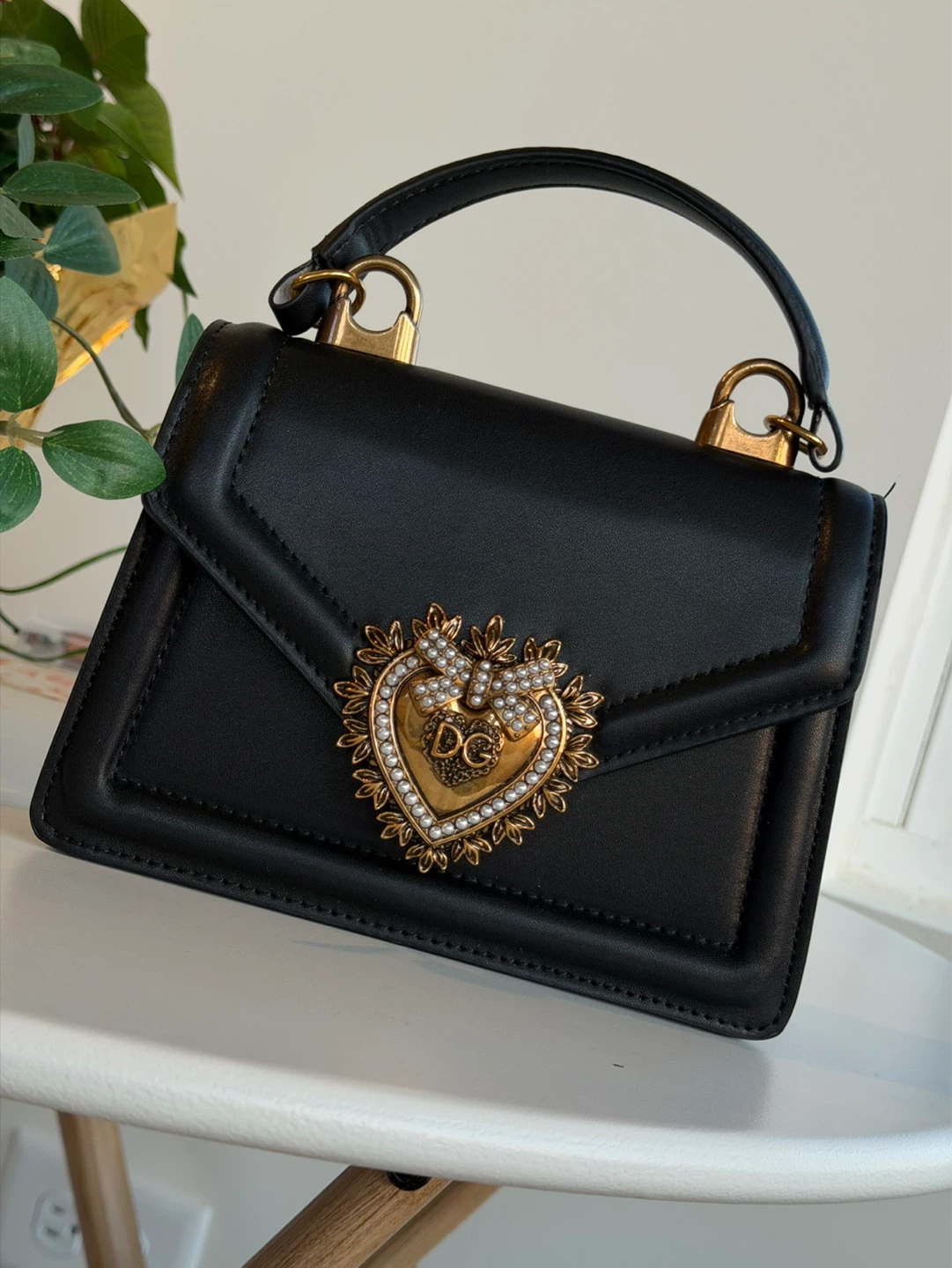 D&G Black Leather Handbag with Gold Chain - photo 2