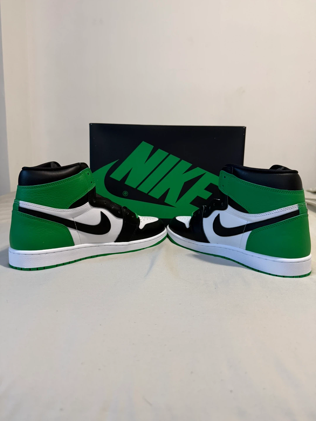 Air Jordan 1 Retro High OG "Lucky Green" (2023)