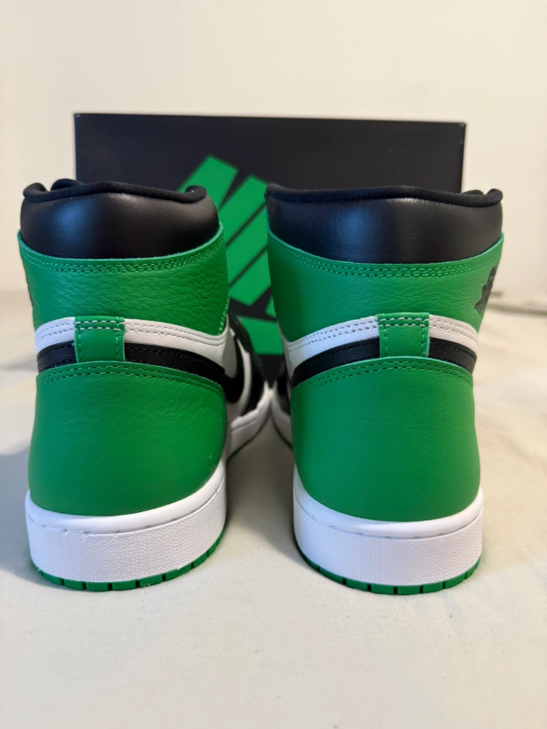 Air Jordan 1 Retro High OG "Lucky Green" (2023) - photo 5