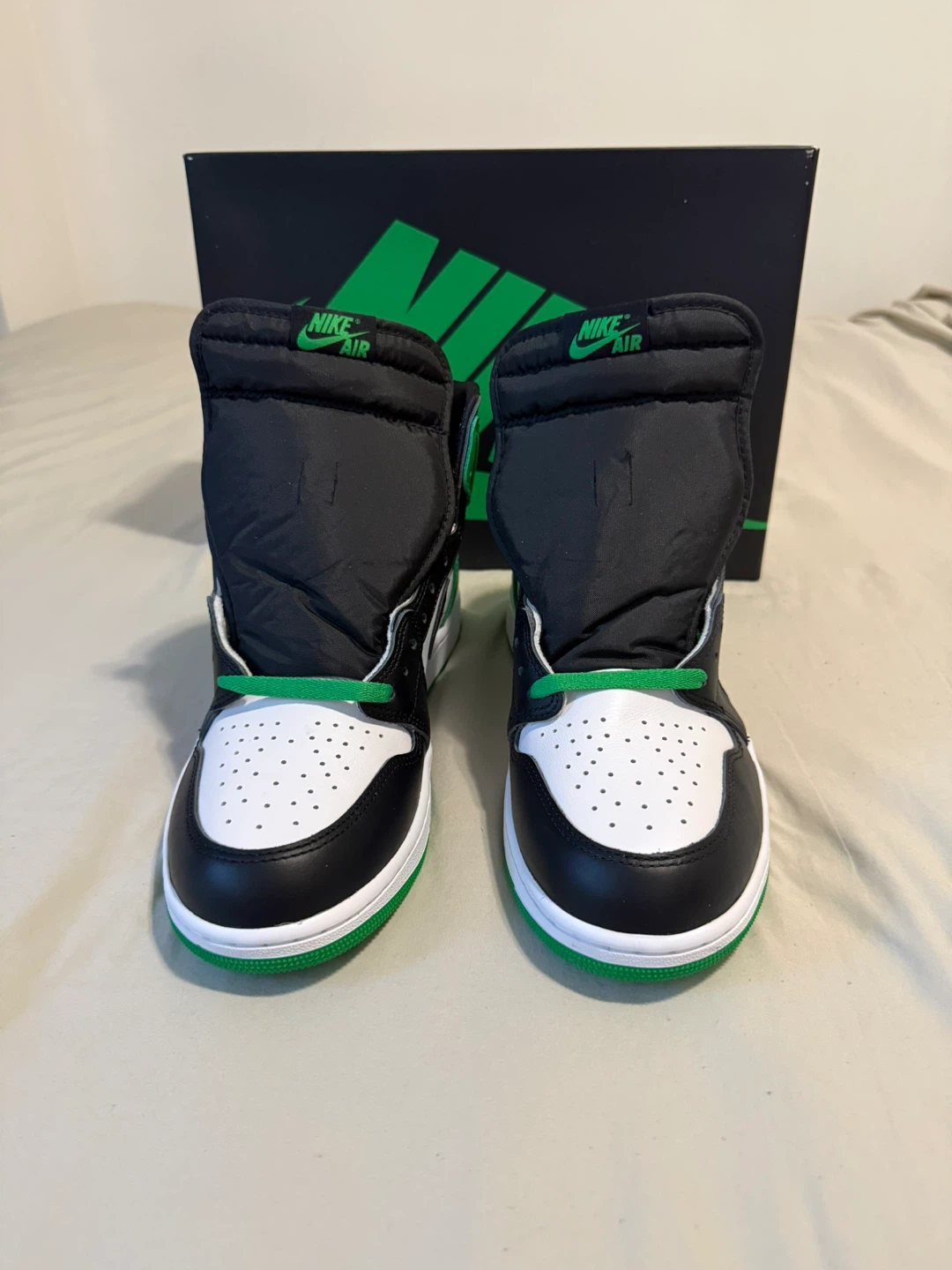 Air Jordan 1 Retro High OG "Lucky Green" (2023) - photo 4