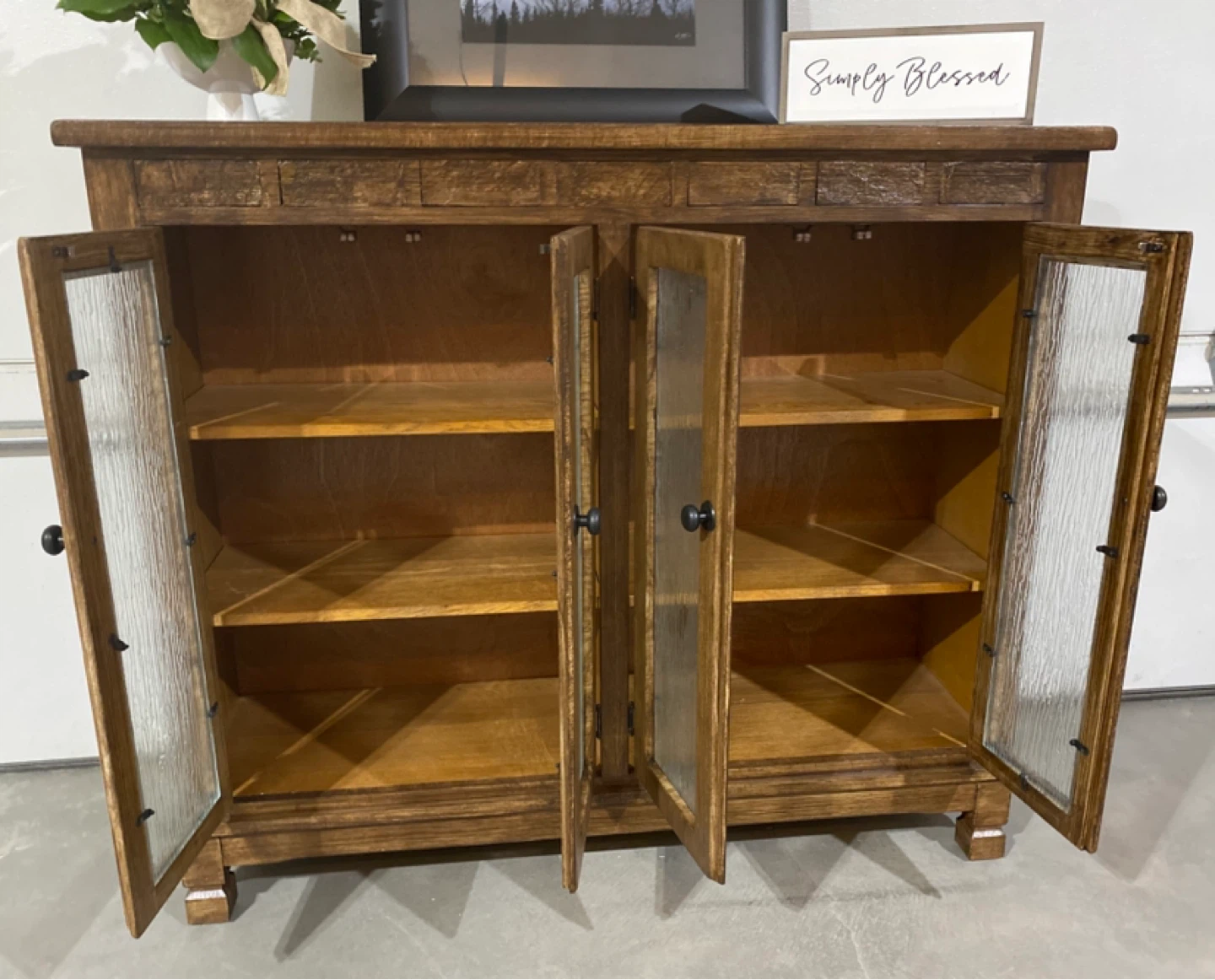 Solid Oak Cabinet/ Sideboard Pottery Barn Finish - photo 5