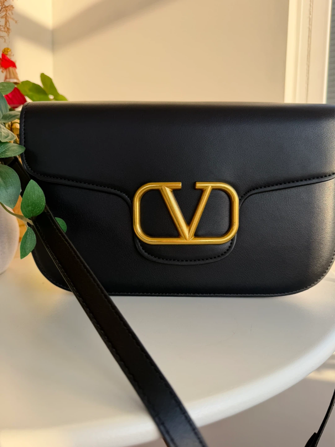 V Black Leather Shoulder Bag