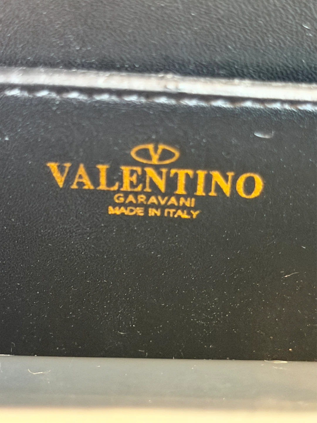 V Black Leather Shoulder Bag - photo 3