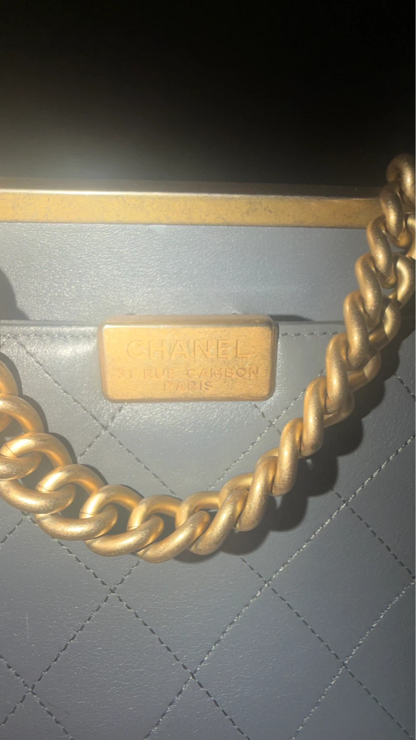 Chanel Quilted Grey Leather Shoulder Bag - photo 4