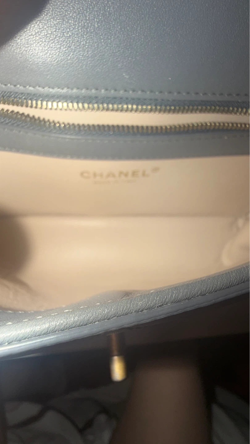 Chanel Quilted Grey Leather Shoulder Bag - photo 2