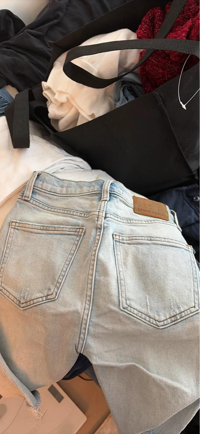 Denim Forum Light Wash Distressed Jeans - photo 2