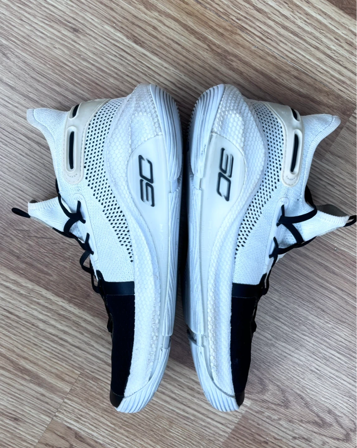 Under Armour Curry 6 Shoes (men’s 10.5)