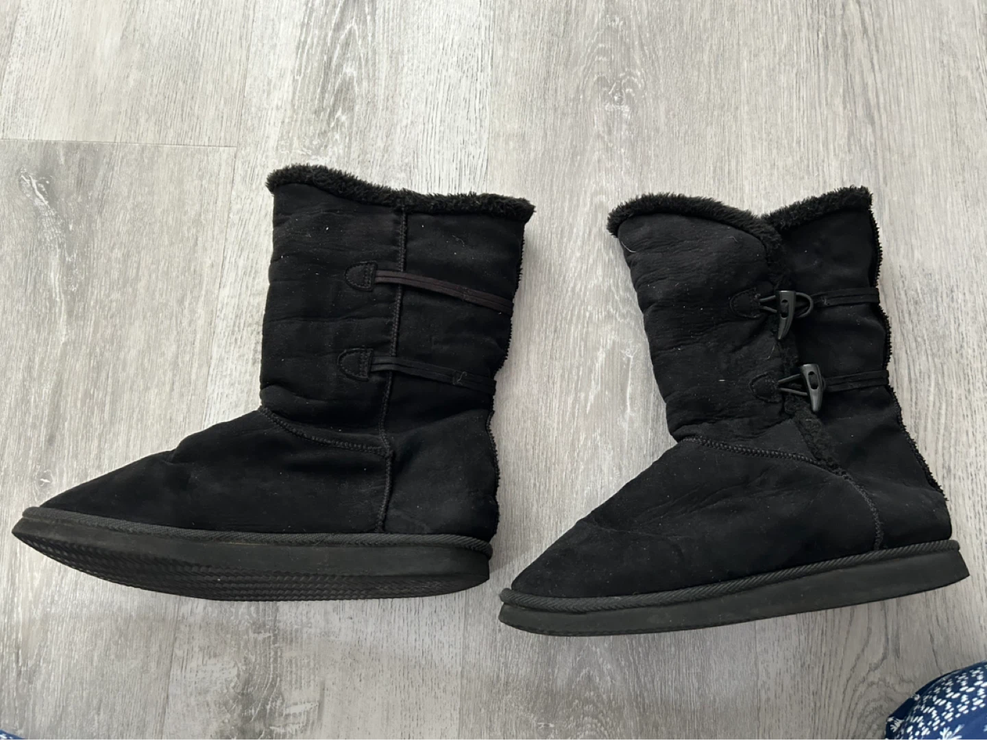 Black winter Boots
