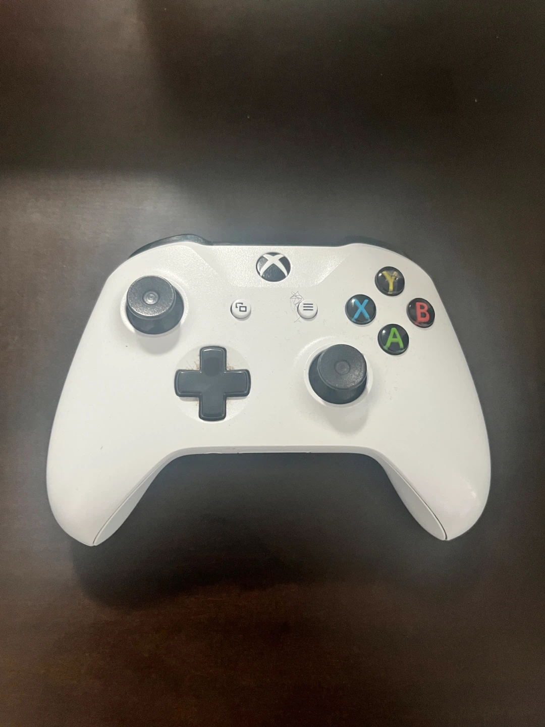 White Xbox Wireless Controller