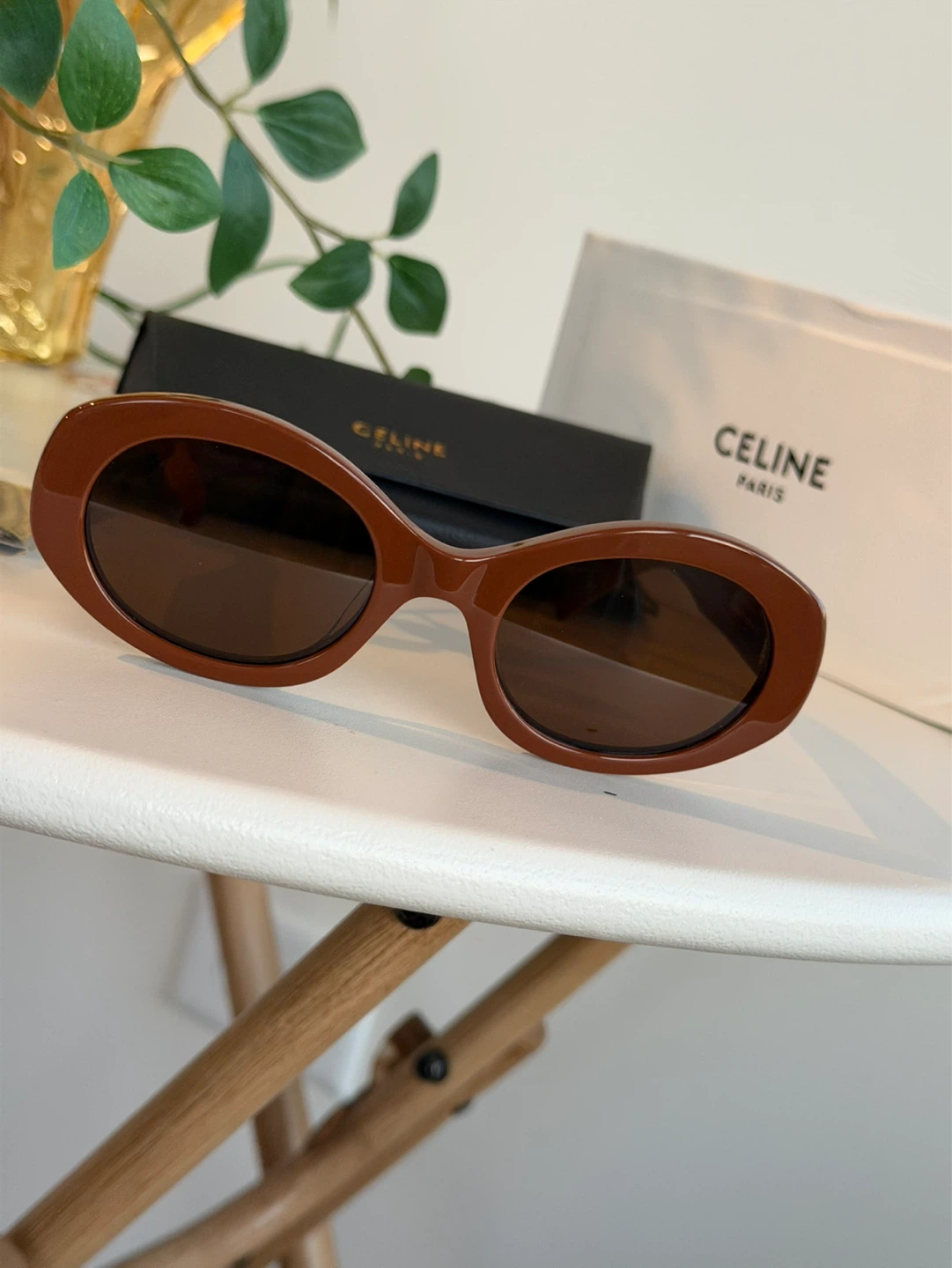Women’s Brown Oval Sunglasses - photo 4