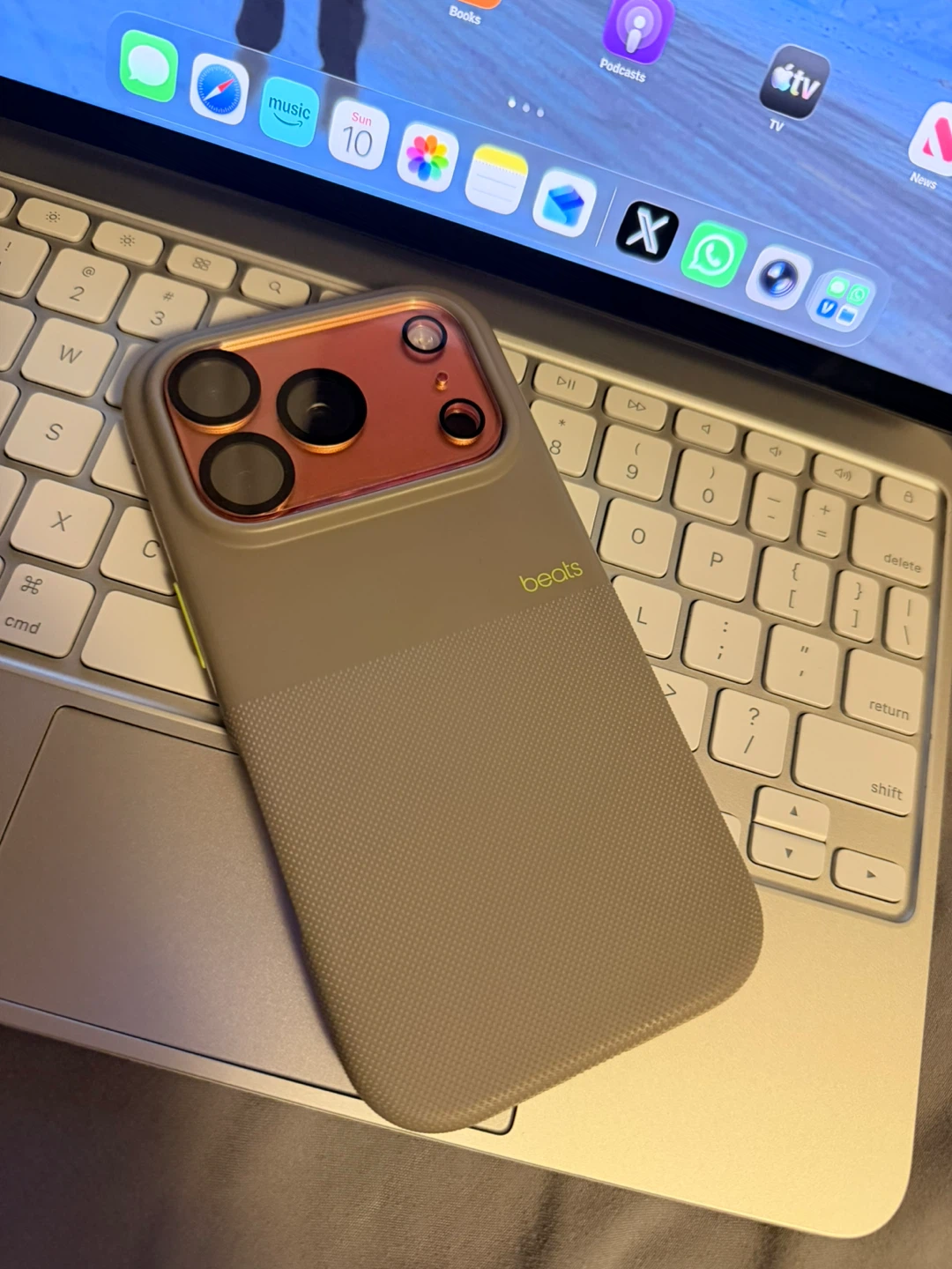 Beats iPhone 17 Pro Case - Grey MagSafe - photo 4