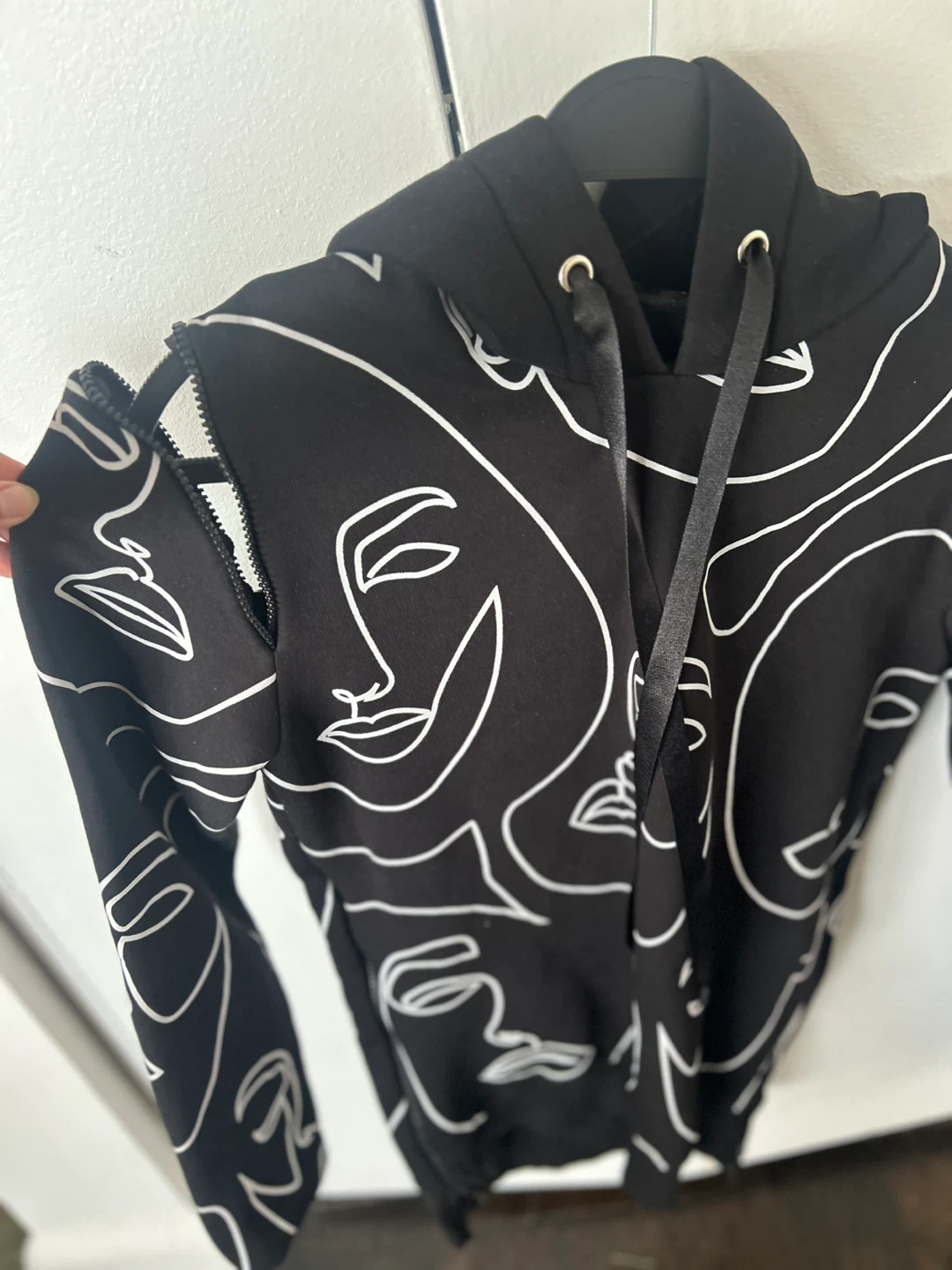 Black Abstract Face Print Hoodie with Zipper Sleeves - photo 2