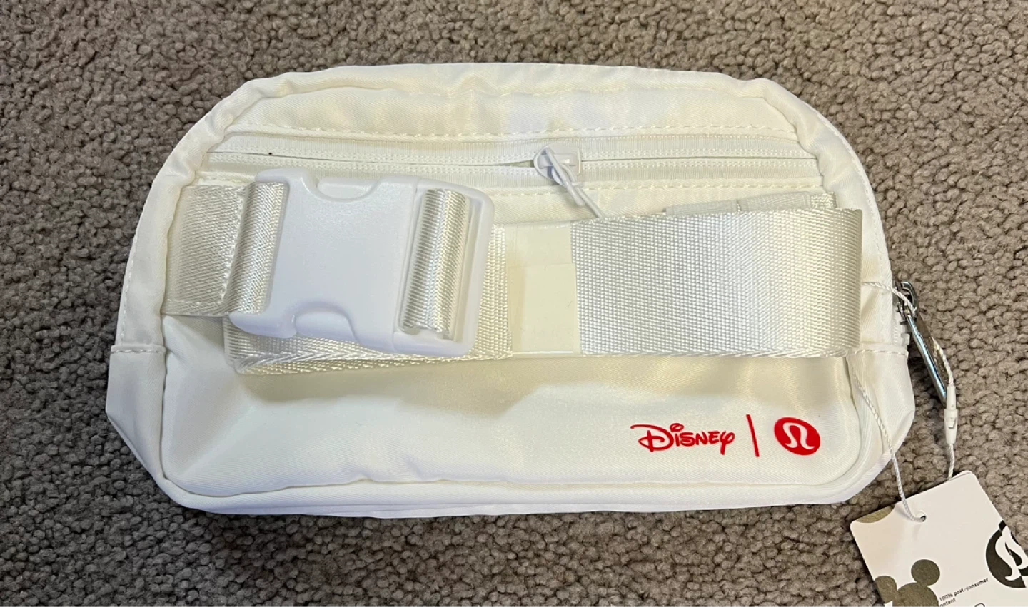 Lululemon x Disney Mickey Mouse Belt Bag White 1L - photo 2
