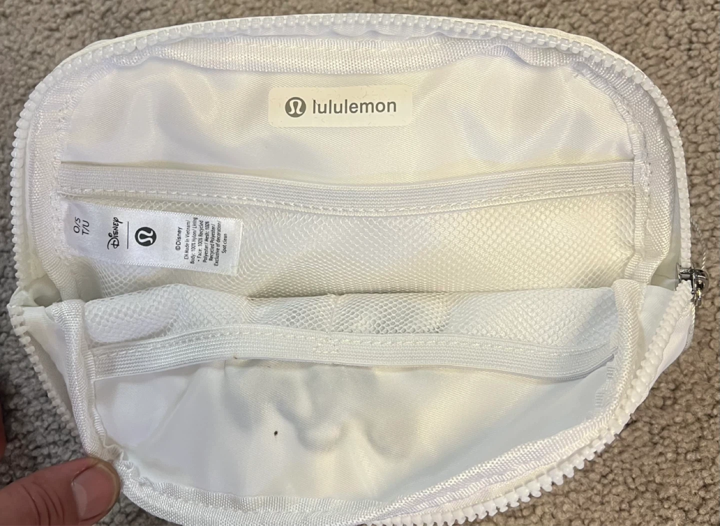 Lululemon x Disney Mickey Mouse Belt Bag White 1L - photo 3