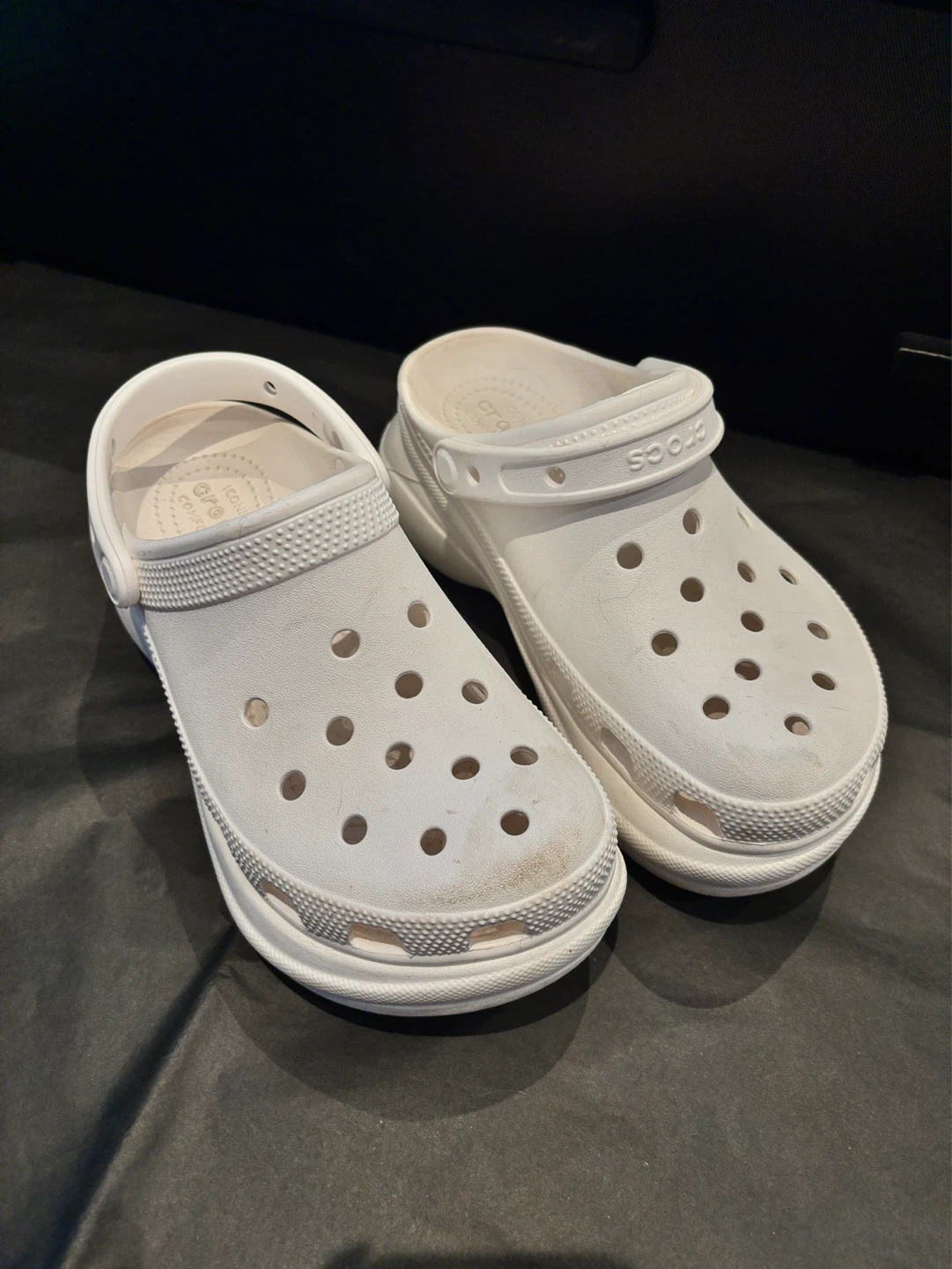 US6 Crocs Comfort Clogs