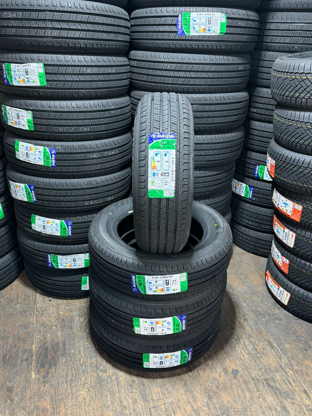 225/65R17 BRANDNEW TIRE