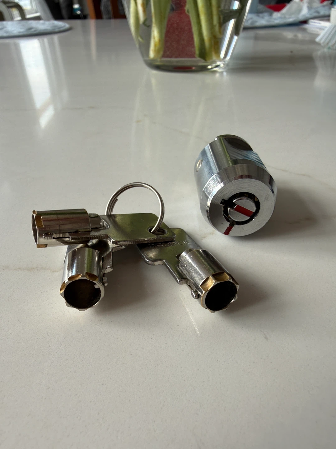 Cam Lock with 3 Keys - photo 4