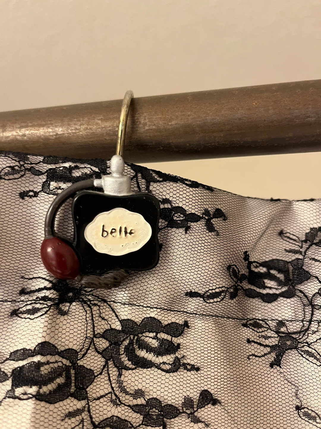 Super cute bathroom decor - photo 4