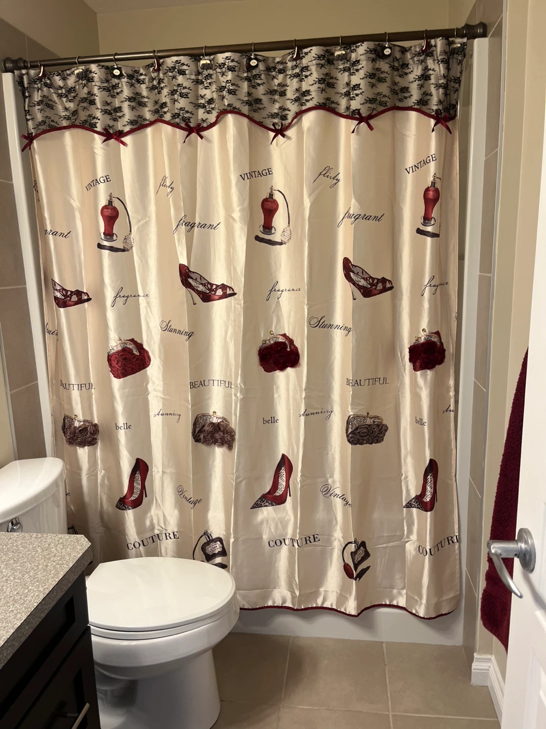 Super cute bathroom decor