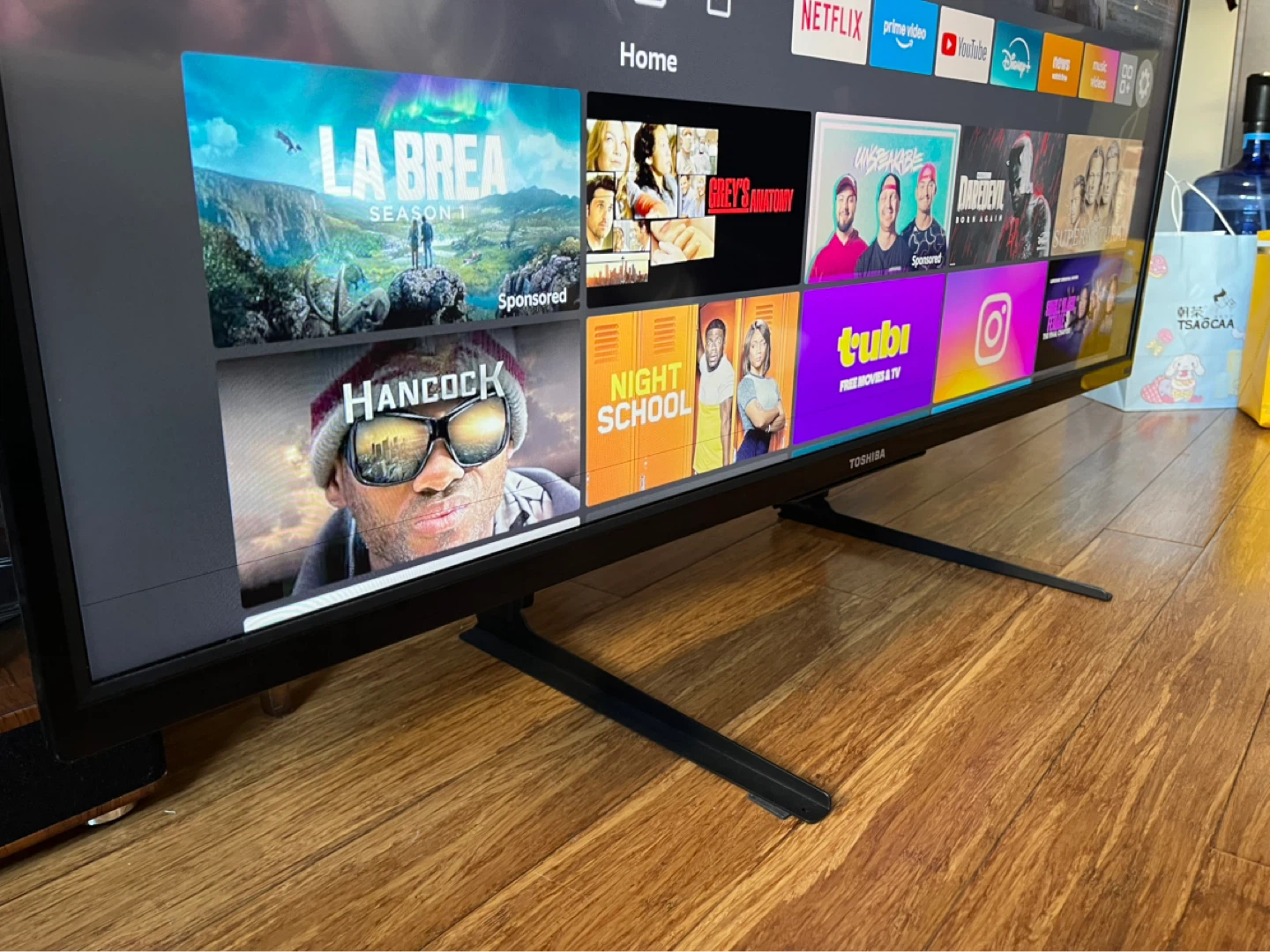 Toshiba 50" Smart TV - photo 3