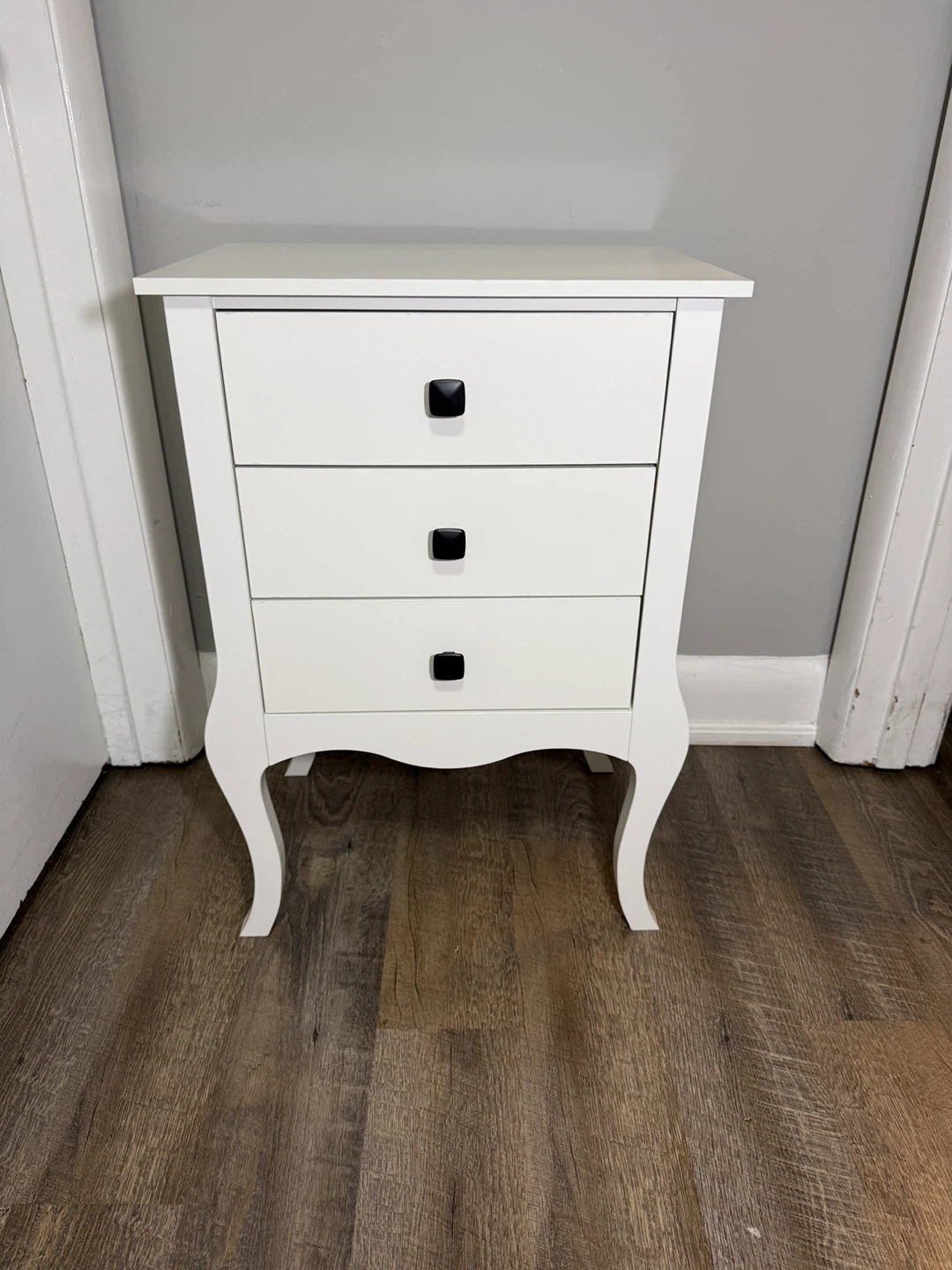 White 3-Drawer Nightstand