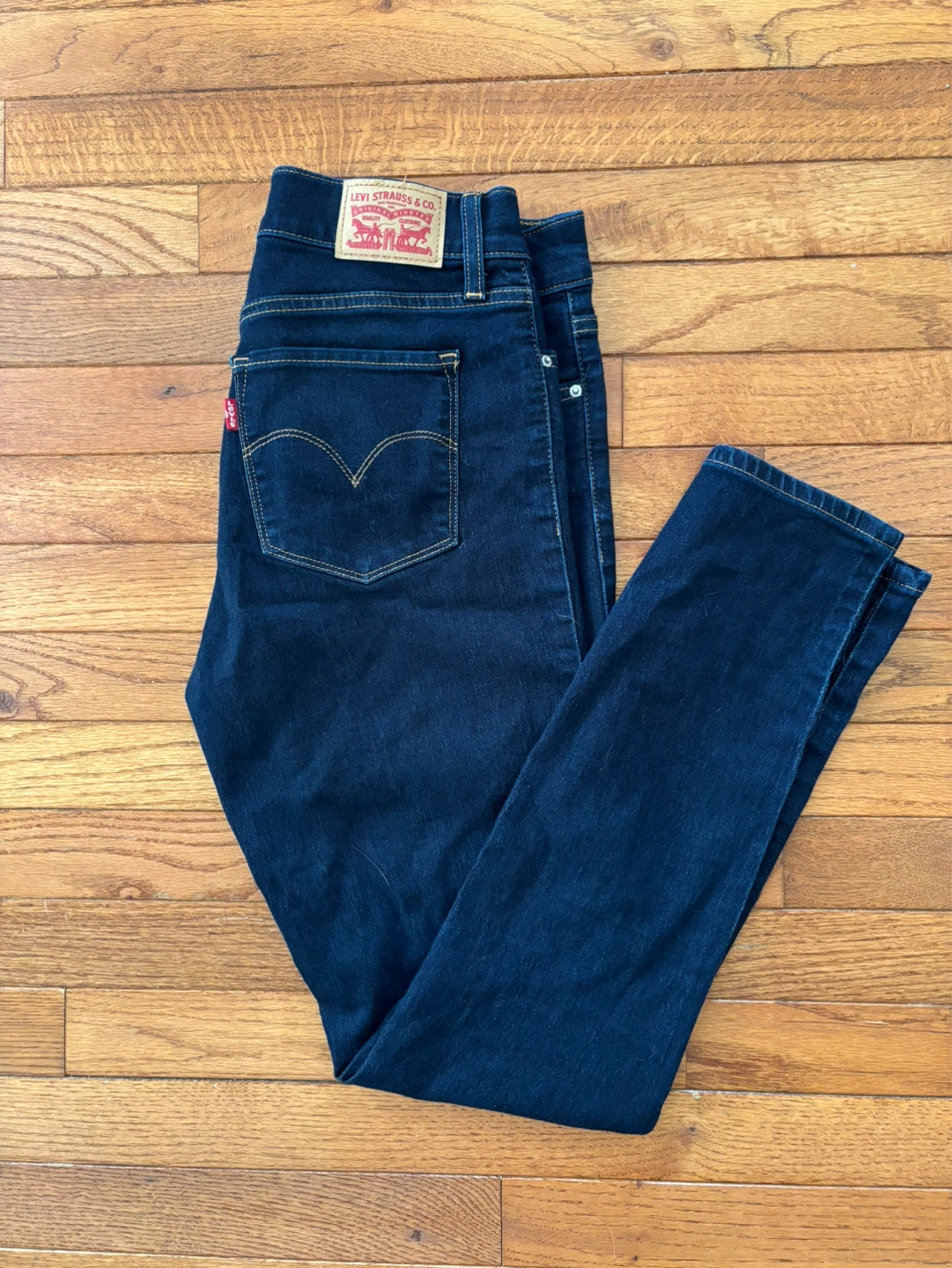 Levi's 311 Shaping Skinny Jeans - Size 28