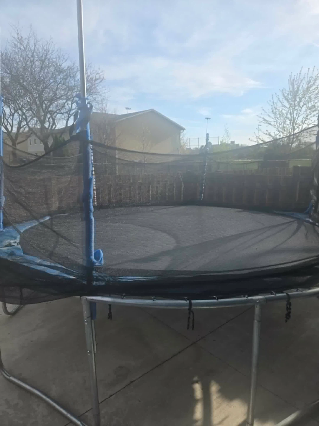 Round Trampoline with Safety Net - photo 3