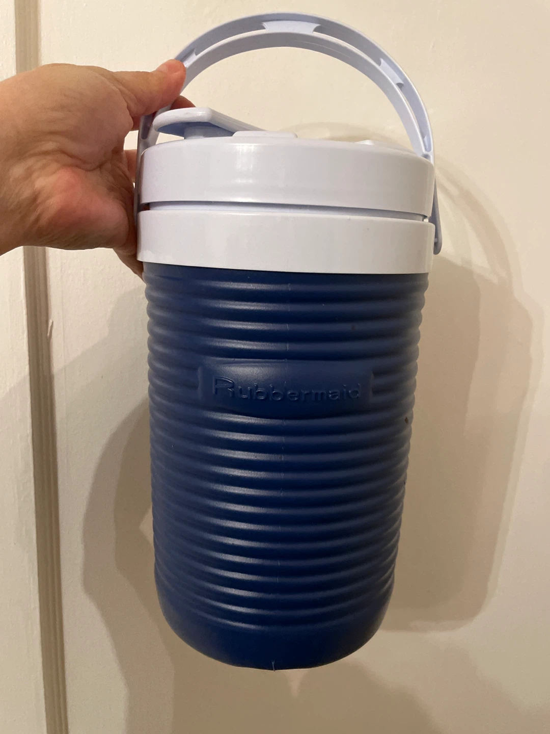 Rubbermaid  Water Jug