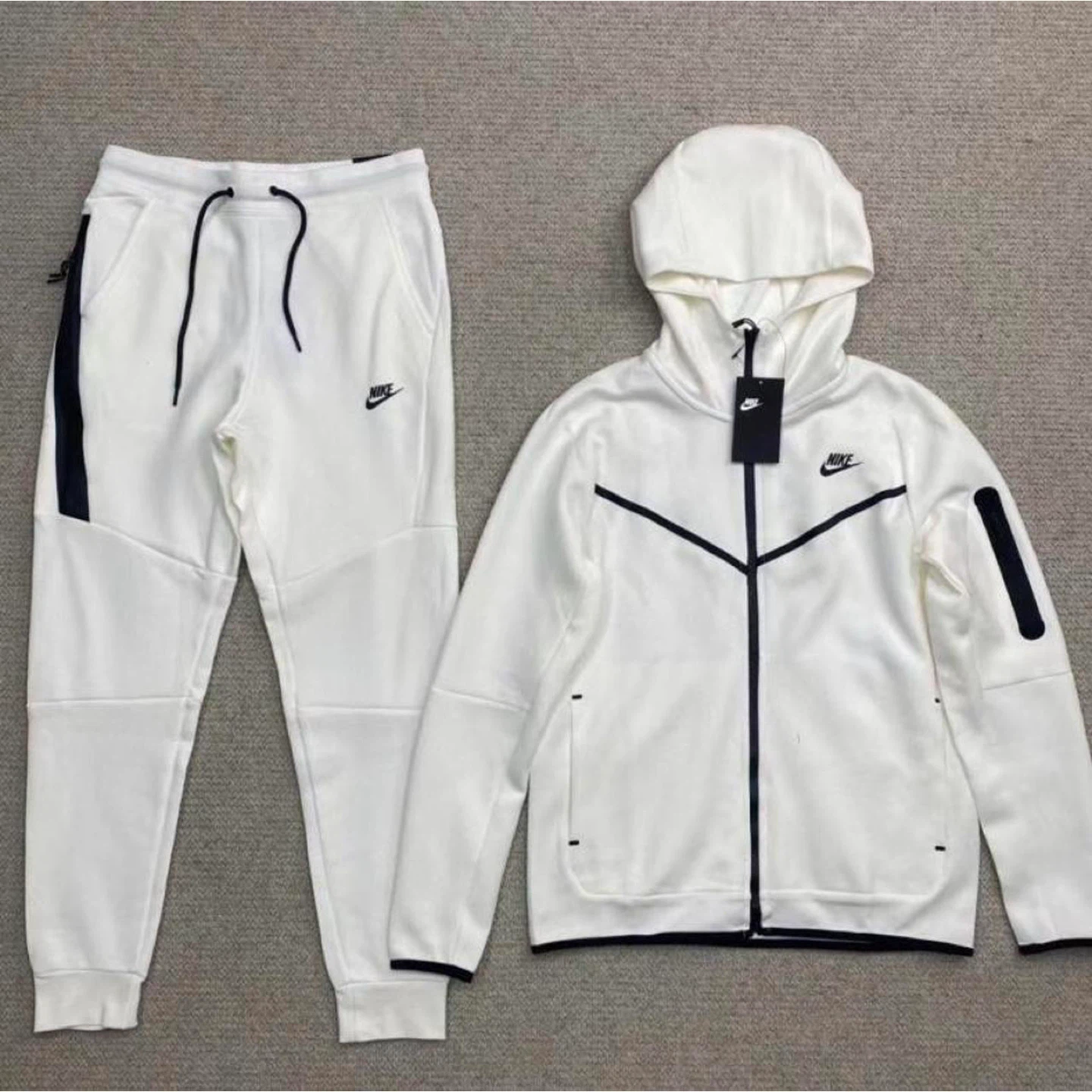 Nike Tech Fleece Full-Zip Hoodie & Pants Set (OLD SEASON)