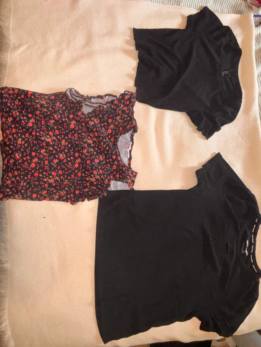 Assorted Women's T-Shirts Bundle - photo 4