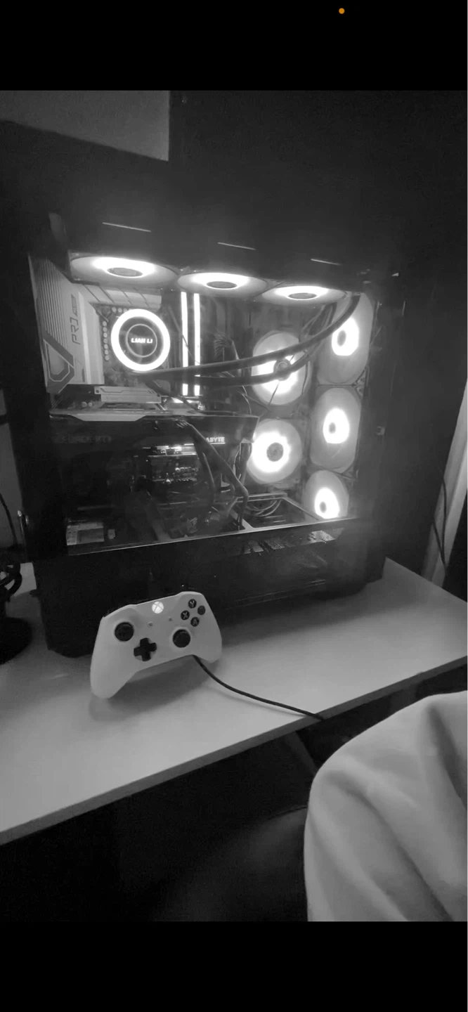 Gaming PC with Lian Li Fans and Gigabyte GPU