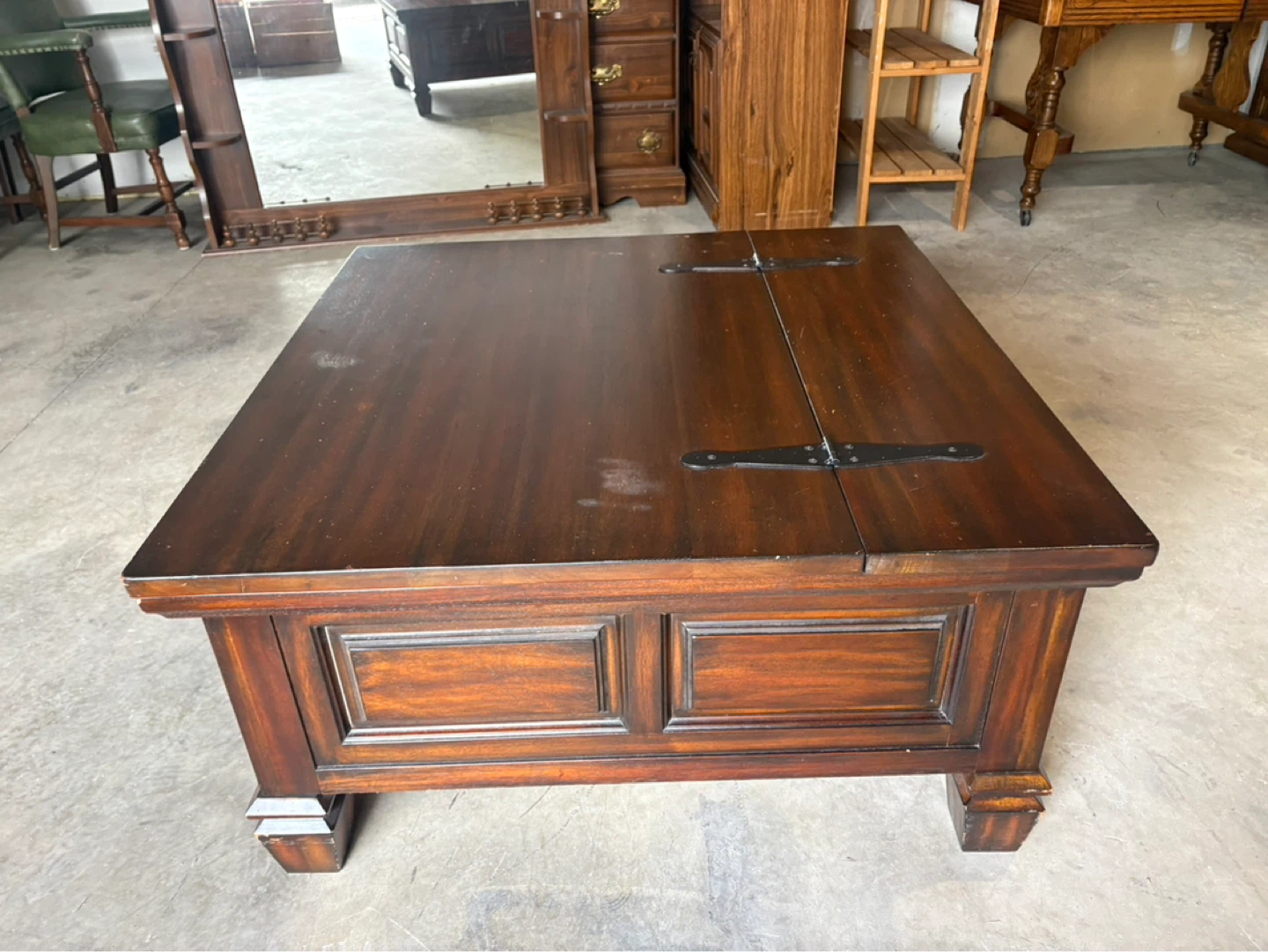Free delivery used Wooden Coffee Table with Storage - photo 3