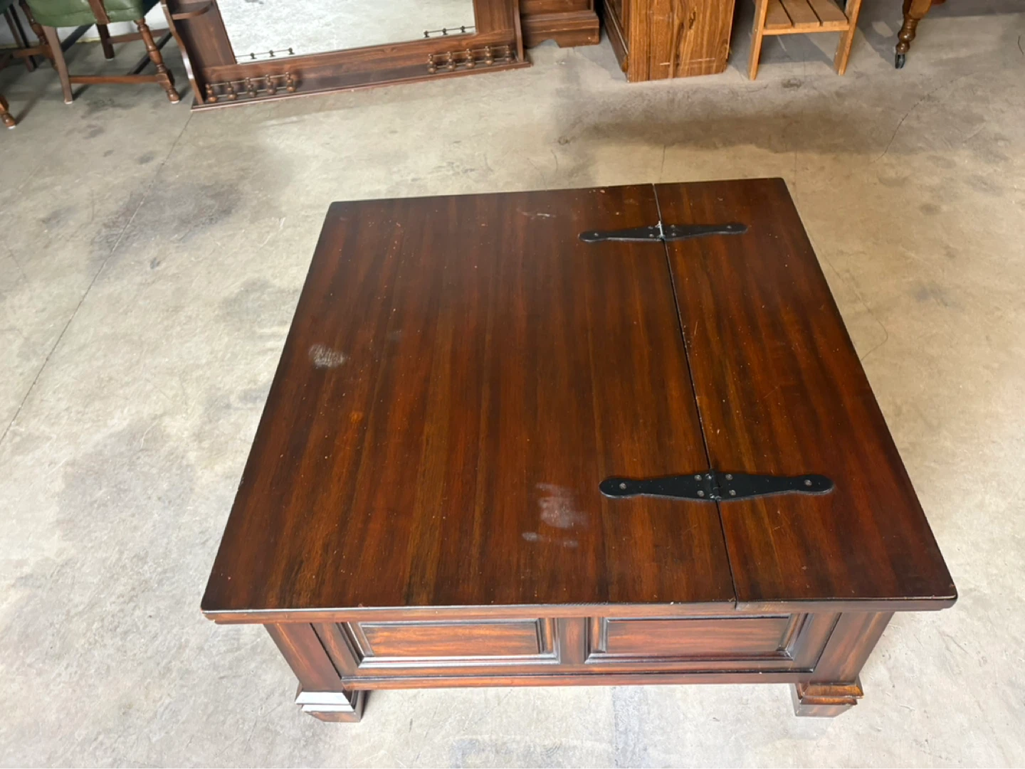 Free delivery used Wooden Coffee Table with Storage
