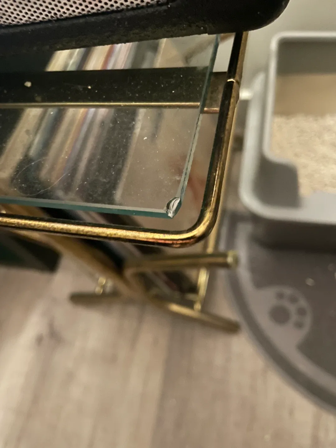 Gold tone glass top side table with magazine rack - photo 4