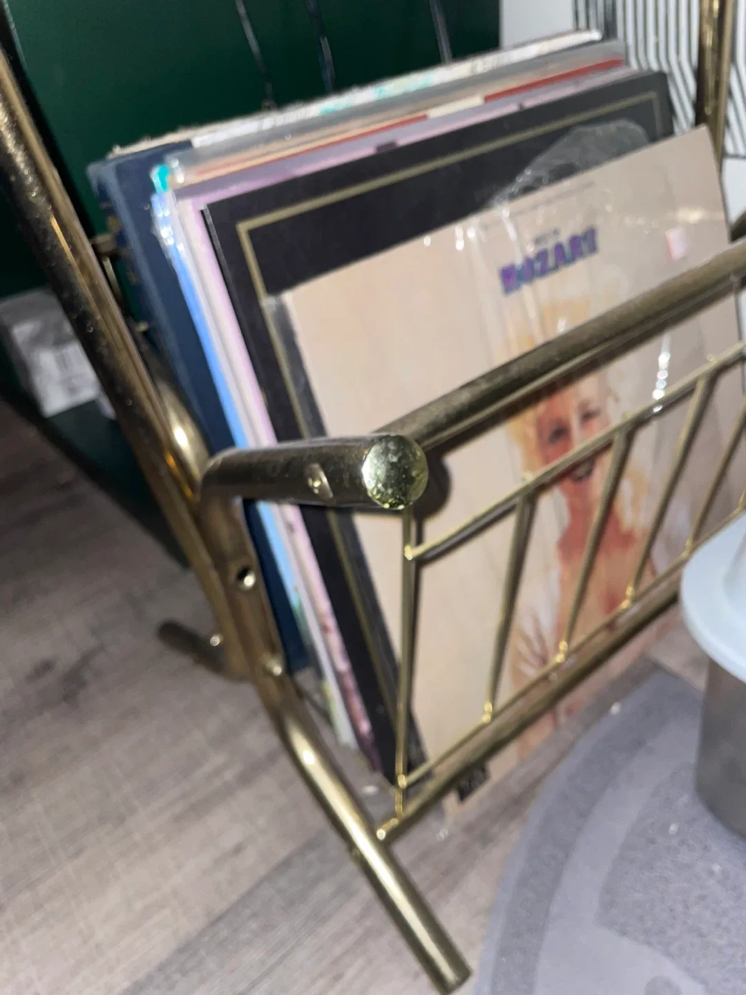 Gold tone glass top side table with magazine rack - photo 3