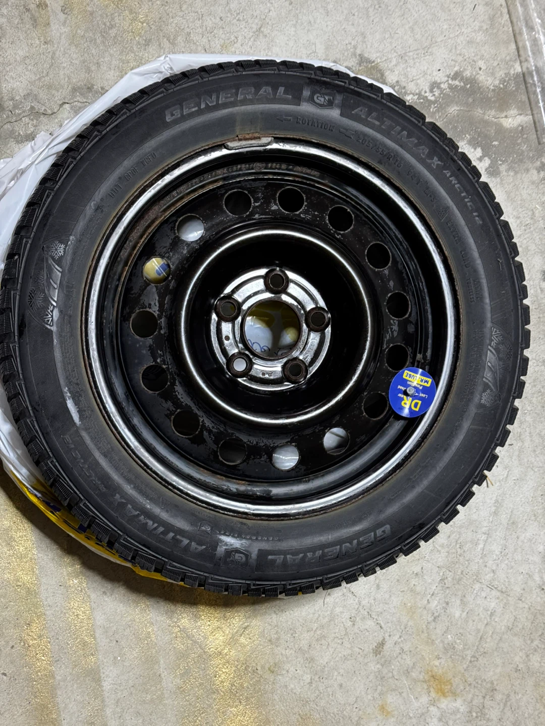General Altimax Arctic 12 Winter Tires on Rims - 205/55R16 - photo 3