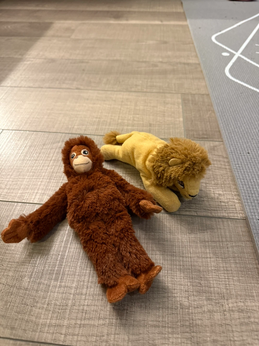 IKEA (out of print) Plush Orangutan and Lion Toys - photo 2
