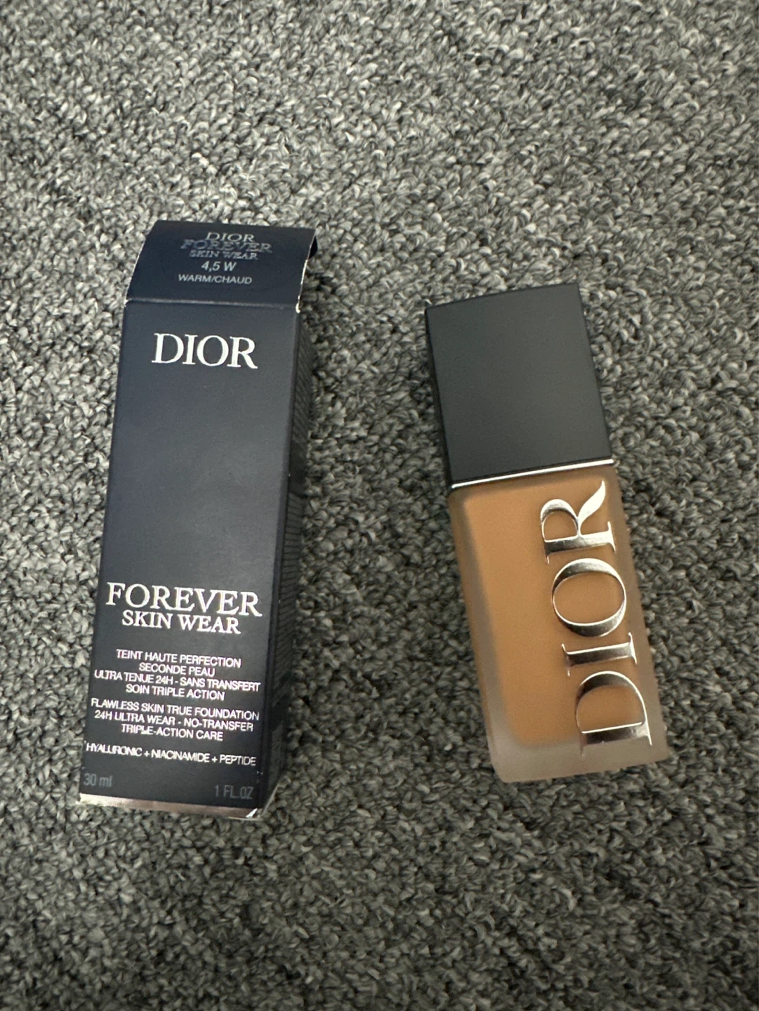 [Never used]Dior Forever Skin Wear Foundation 4.5W 30ml