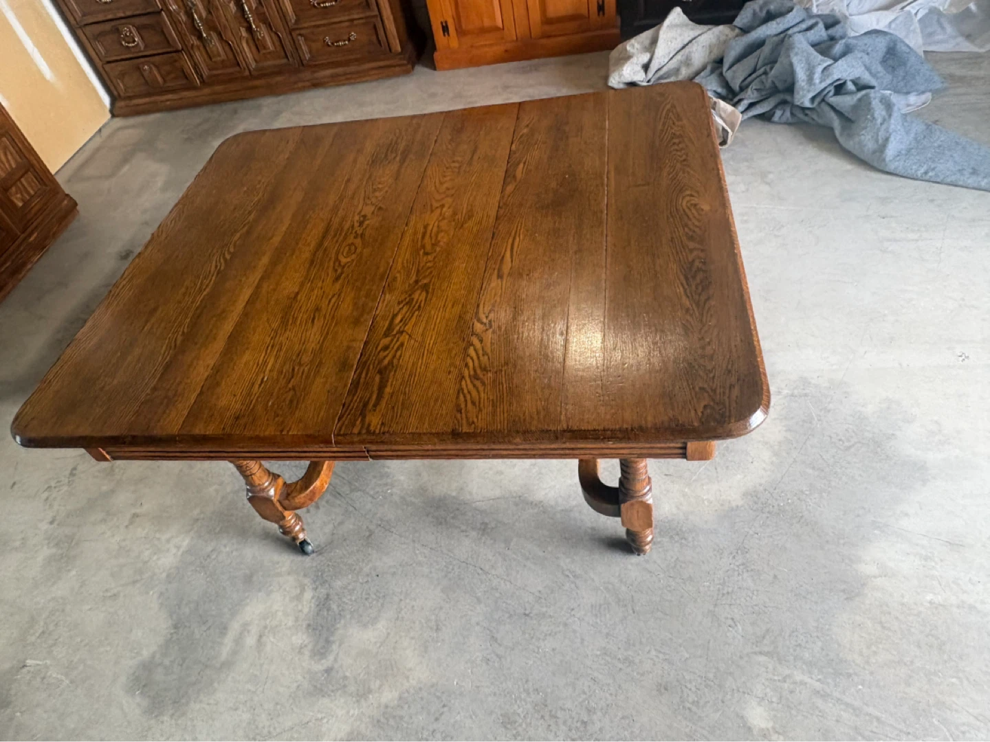Free delivery used Antique Oak Dining Table